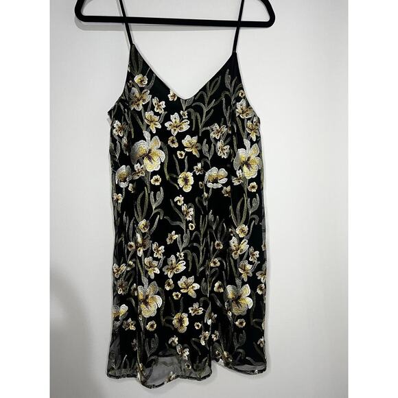 Little Moon from Anthropolgie embroidered dress size medium - Picture 4 of 7